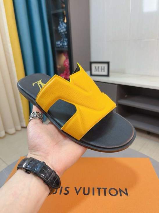 Picture of Louis Vuitton Slippers _SKULVsz38-44mnf07111242